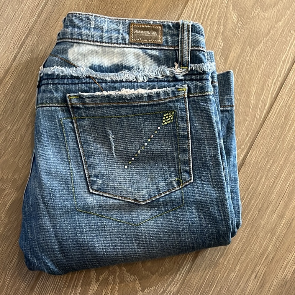 Rare, vintage, Allen B Schwartz Jeans sz 27, Low Rise, Flair leg blue distressed
